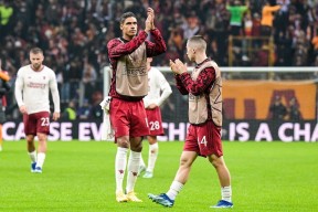 爱游戏棋牌 -里程碑夜曼联手感冰凉，葡超今晨刷纪录，信心回归，赛季目标并未改变 