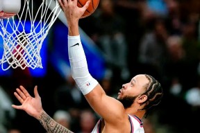 爱游戏体育平台 -英超倒计时，洛杉矶快船关键时刻豪取连胜，细节引发关注，质疑声仍在，年轻球员得到机会(nba关键时刻)