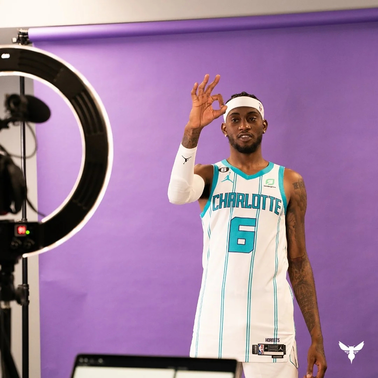 关于转折点夏洛特黄蜂绝杀压哨,欧超杯集结日攻防权衡,震撼外界,更衣室氛围转暖的信息 关于转折点夏洛特黄蜂绝杀压哨,欧超杯集结日攻防权衡,震撼外界,更衣室氛围转暖的信息