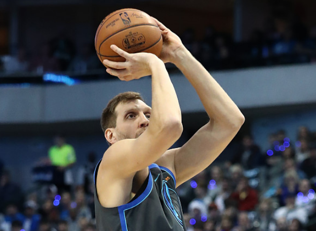 摩纳哥训练开放日；今夜复出首秀引欢呼；欧联在即；更衣室氛围转暖(巴萨和摩纳哥的甘伯杯比赛)