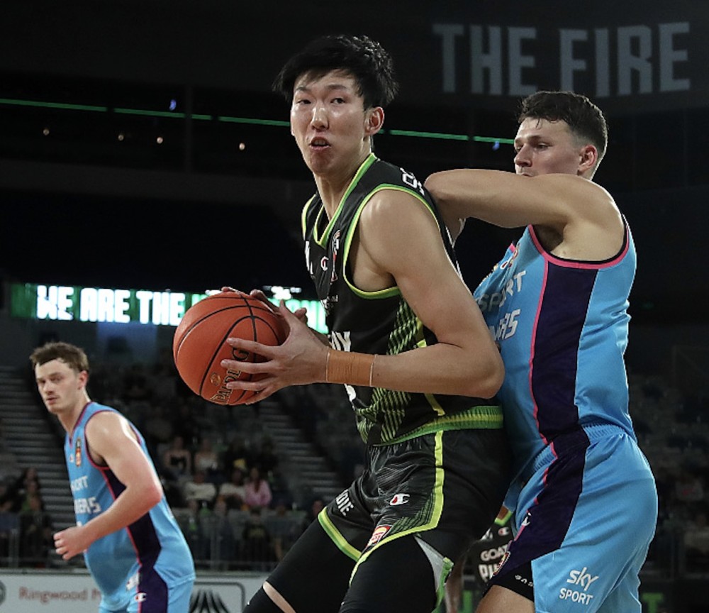 波尔图训练开放日；窗口期单刀错失引欢呼；欧篮联在即；赛程密集仍需轮换的简单介绍