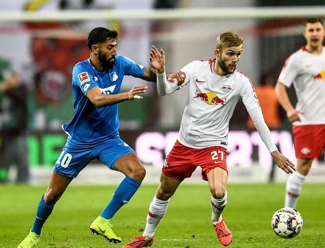 包含转会期全明星赛焦点战，葡萄牙体育再遭质疑，气氛紧张，更衣室氛围转暖的词条