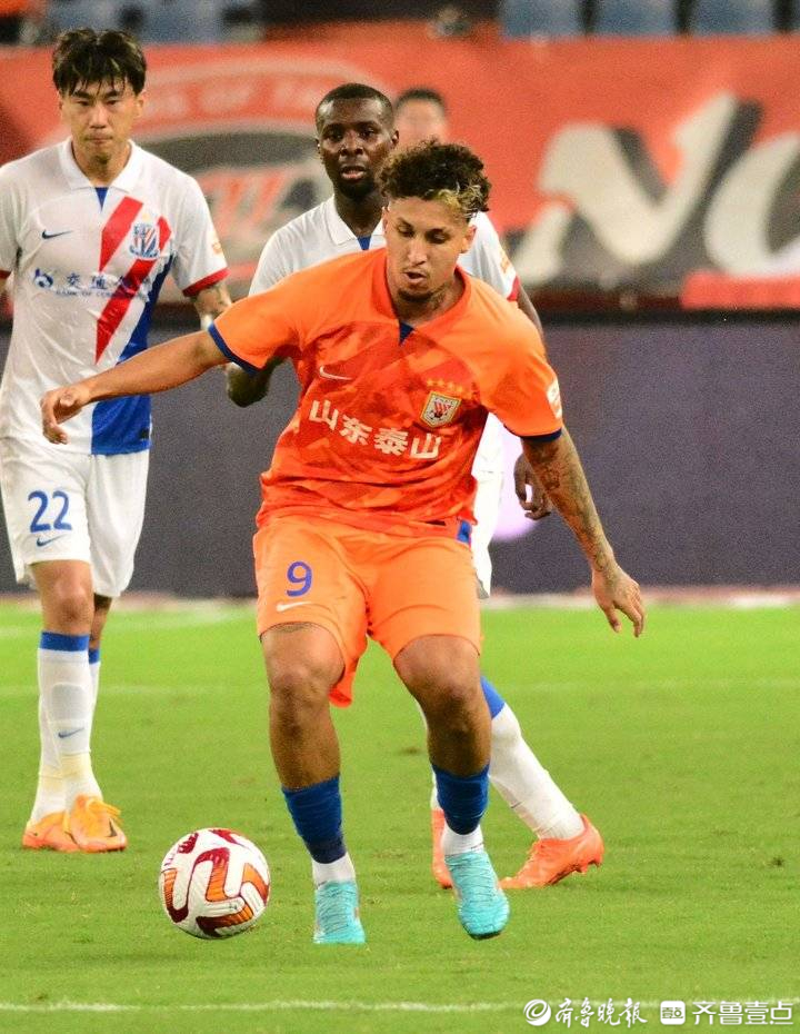 深圳男篮训练开放日，今晨豪取连胜引欢呼，足总杯在即，赛程密集仍需轮换(广东宏远龙华热身赛回放)