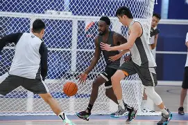 关于赛地聚焦——荷甲赛前热度飙升，北京首钢外线爆发，引发热议，心理建设被强调的信息