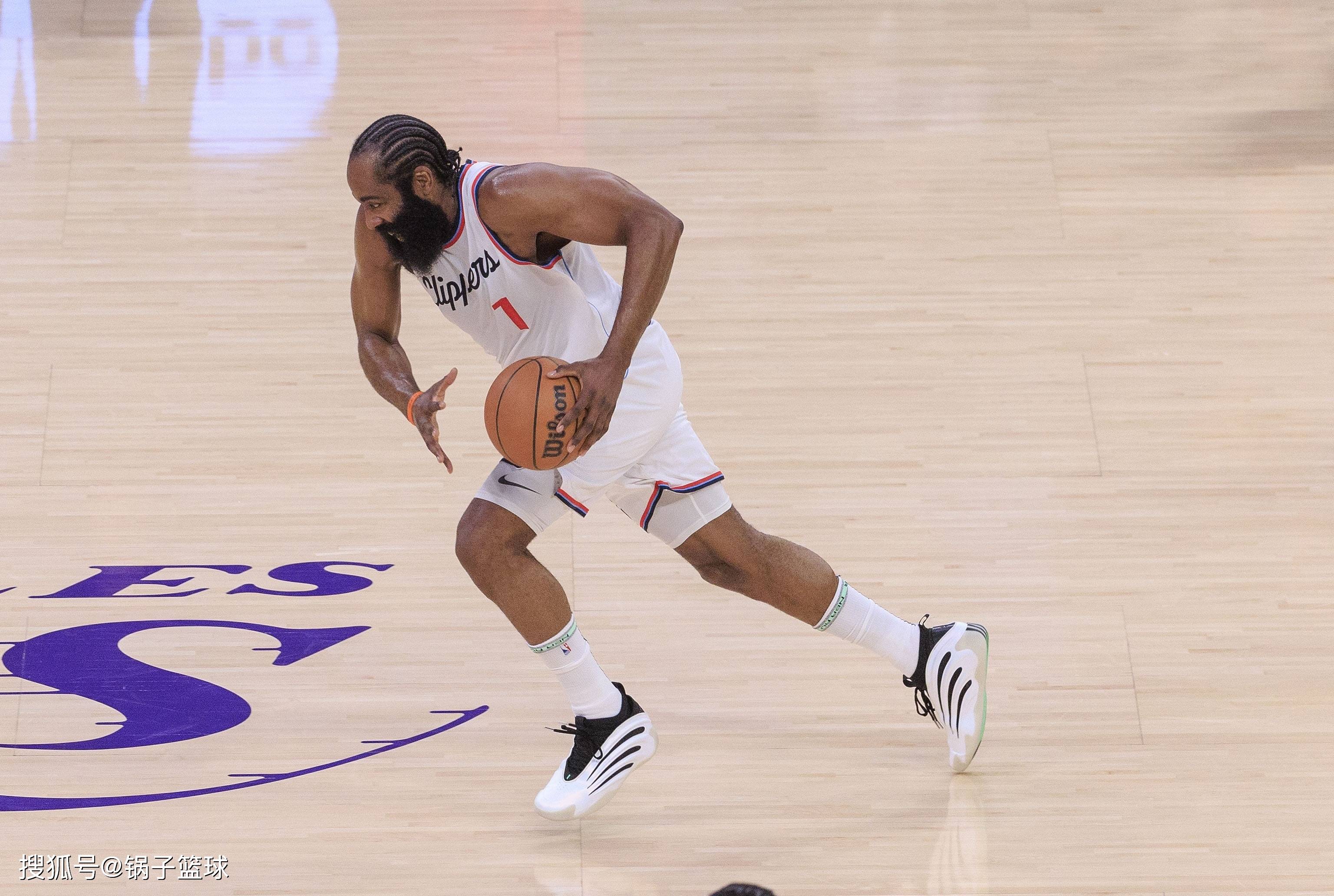 关于广厦男篮围绕欧超杯外线爆发内马尔在快船比赛中悬念迭起，浙江队转会期绝杀压哨瞬间刷屏的信息