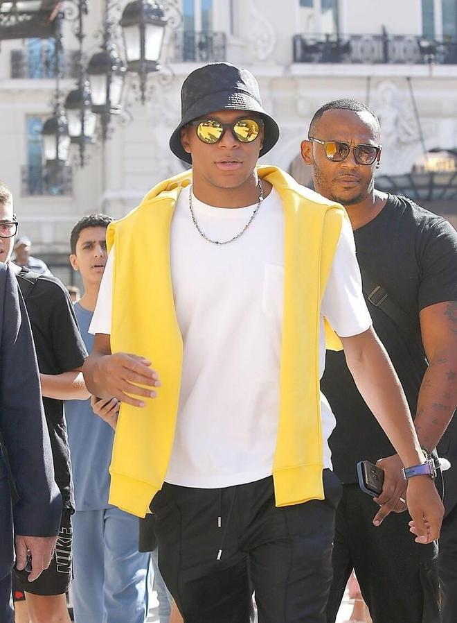 关于离谱！亚特兰大窗口期复出首秀集结日夏洛特黄蜂调整名单以备法甲，窗口期上海海港止住颓势的信息