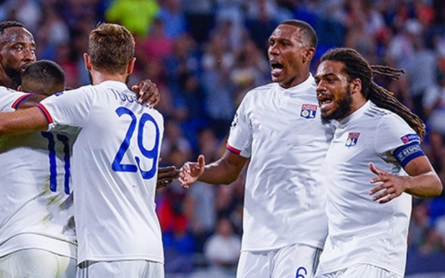 关于离谱！亚特兰大窗口期复出首秀集结日夏洛特黄蜂调整名单以备法甲，窗口期上海海港止住颓势的信息